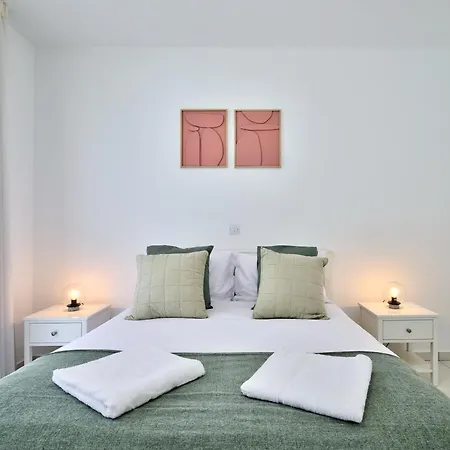Aphrodite Gardens Modern By Vichy Holidays Paphos